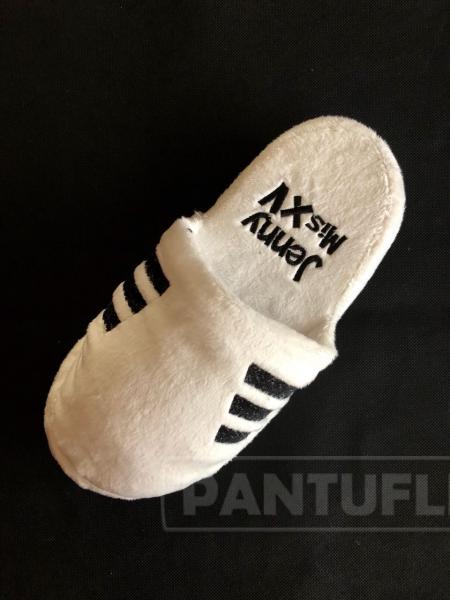 Pantufla Tenis Peluche 5