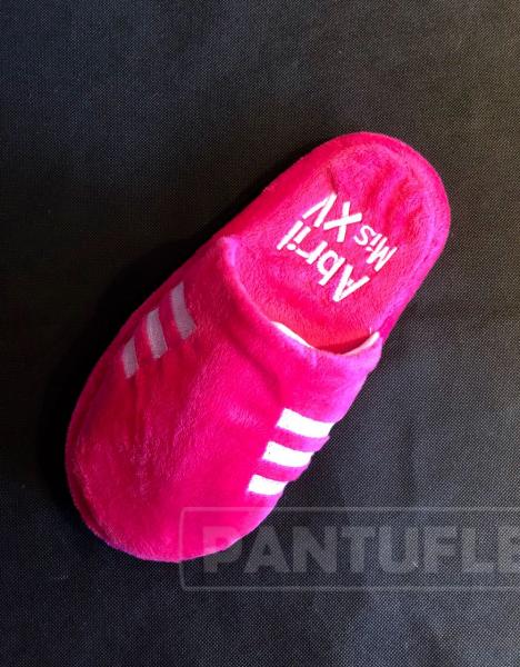 Pantufla Tenis Peluche 6 TIPO ADIDAS